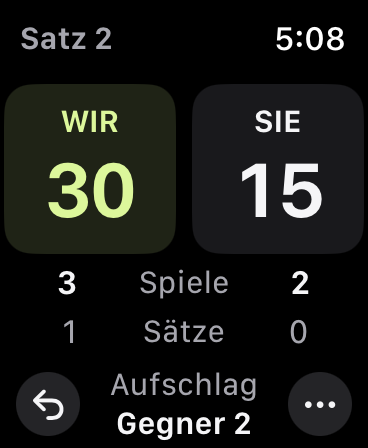 Match im zweiten Satz: WIR führen 30–15, nach Spielen 3–2 und nach Sätzen 1–0. Gegner 2 schlägt als Nächstes auf.