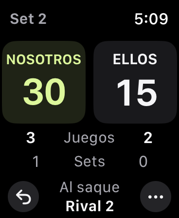 Partido en el segundo set: vamos ganando 30–15, con 3–2 en juegos y 1–0 en sets; el rival 2 saca a continuación.